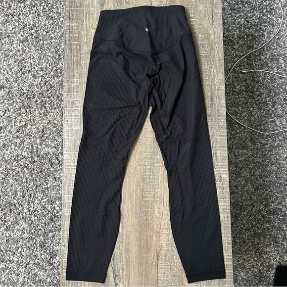 Lululemon V-Waist Yoga Tight - 25" - Picture 4 of 7